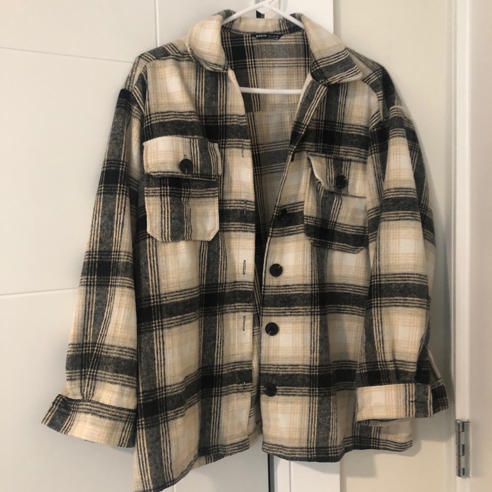 Black/White Plaid Shacket!